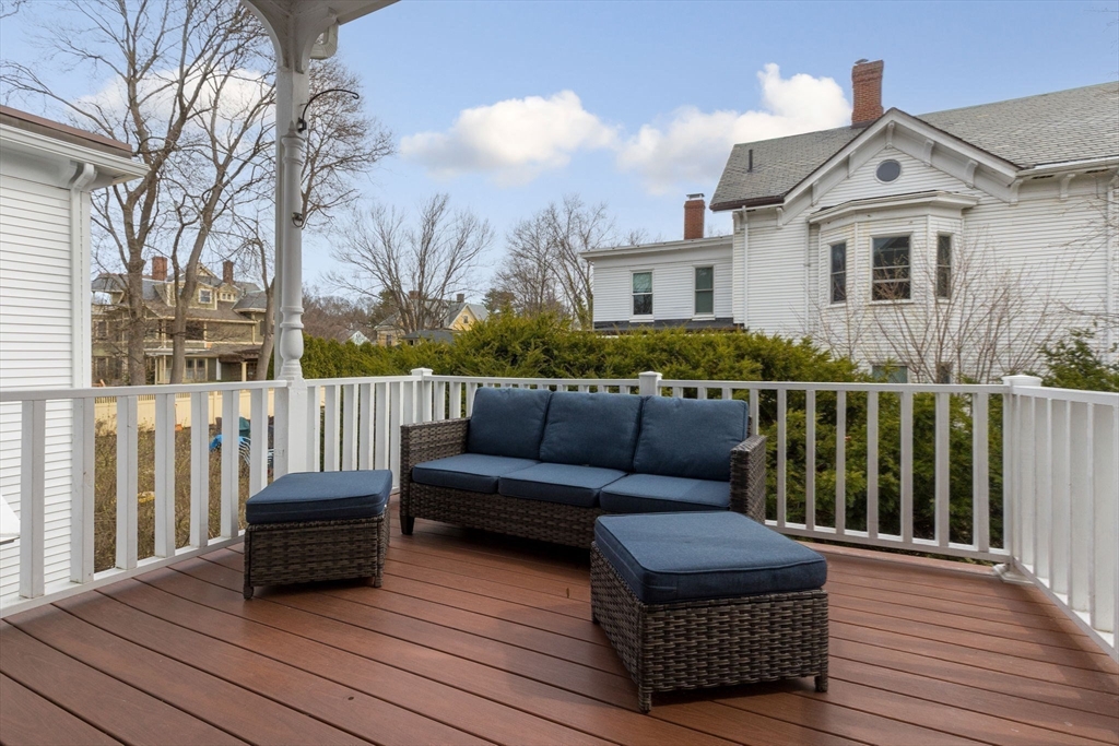 Watertown, Massachusetts 02472, United States, 5 Bedrooms Bedrooms, ,3 BathroomsBathrooms,Residential,Pending,105592