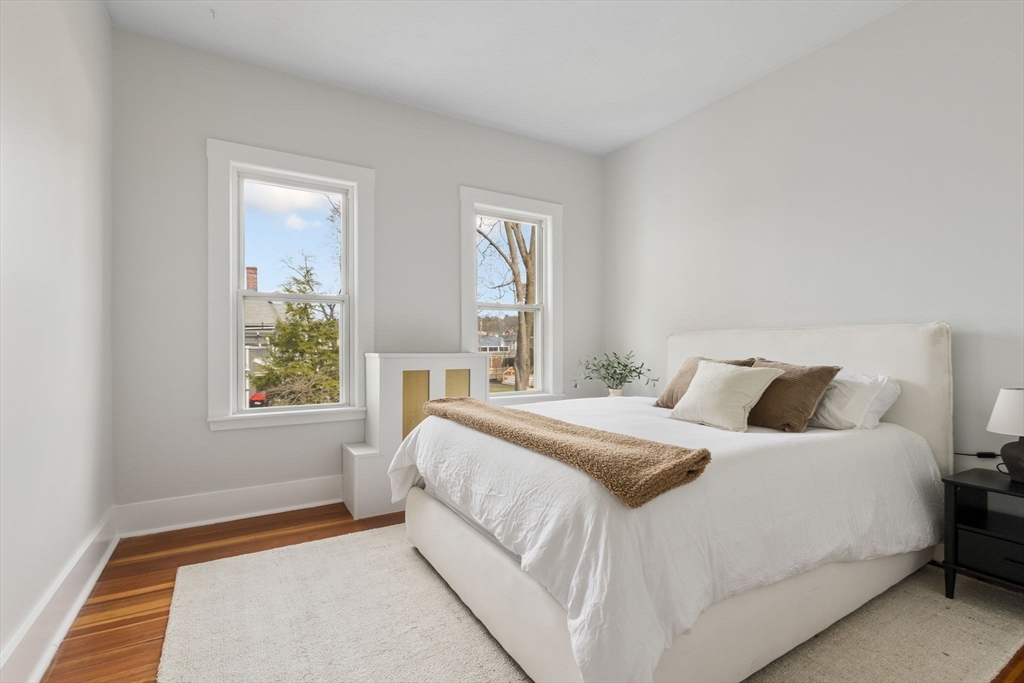 Watertown, Massachusetts 02472, United States, 5 Bedrooms Bedrooms, ,3 BathroomsBathrooms,Residential,Pending,105592