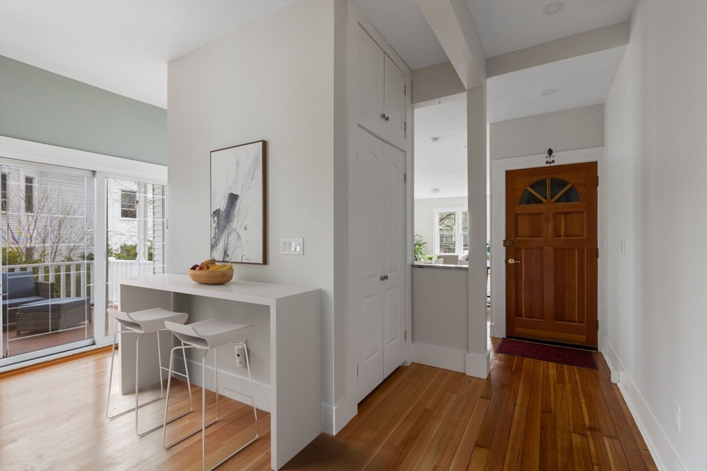 Watertown, Massachusetts 02472, United States, 5 Bedrooms Bedrooms, ,3 BathroomsBathrooms,Residential,Pending,105592