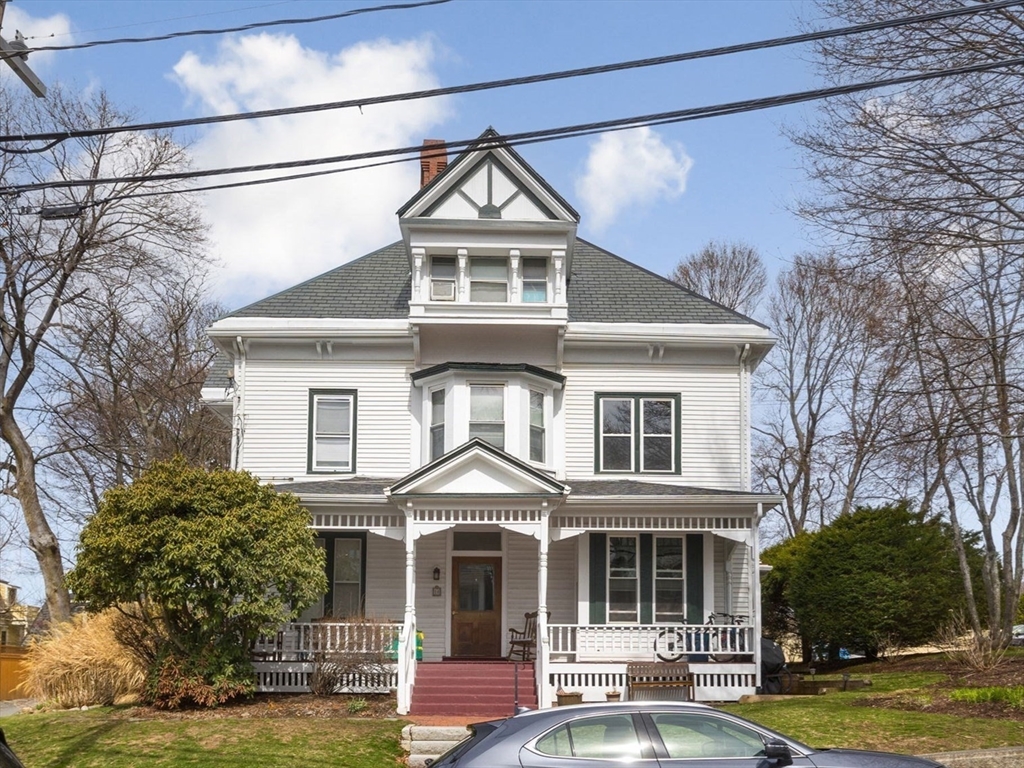 Watertown, Massachusetts 02472, United States, 5 Bedrooms Bedrooms, ,3 BathroomsBathrooms,Residential,Pending,105592