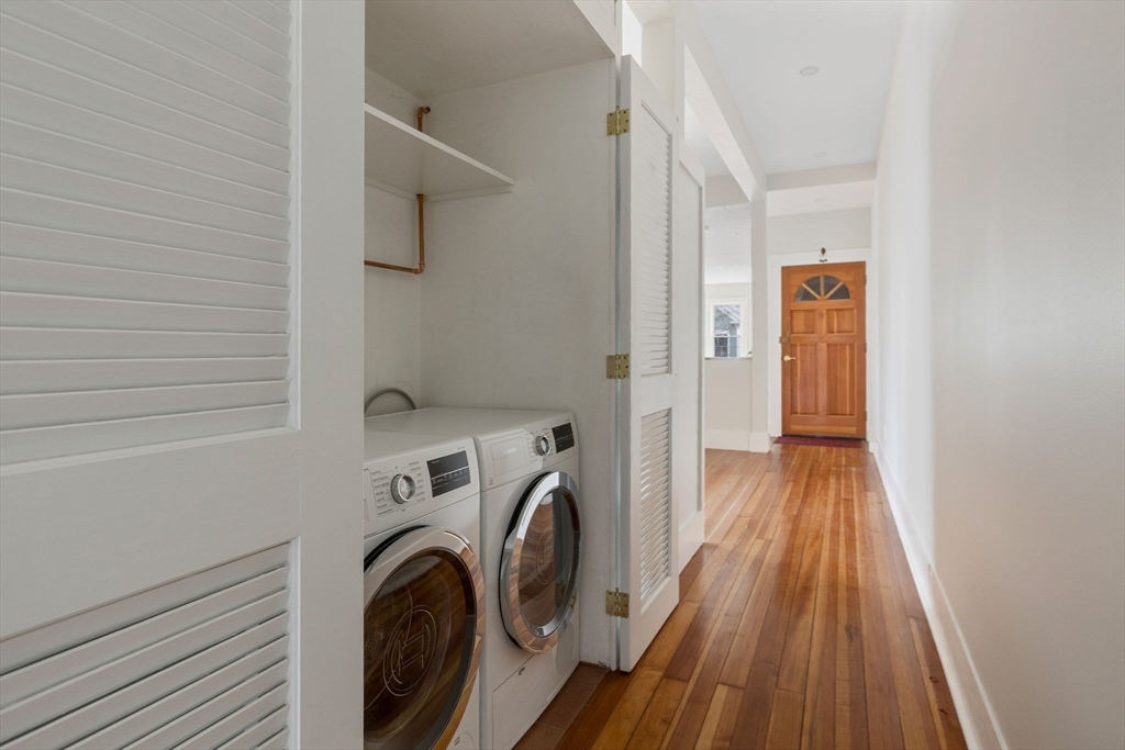 Watertown, Massachusetts 02472, United States, 5 Bedrooms Bedrooms, ,3 BathroomsBathrooms,Residential,Pending,105592