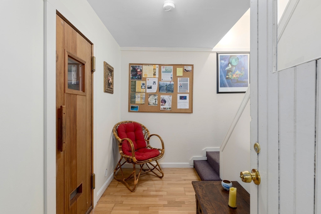 Watertown, Massachusetts 02472, United States, 5 Bedrooms Bedrooms, ,3 BathroomsBathrooms,Residential,Pending,105592