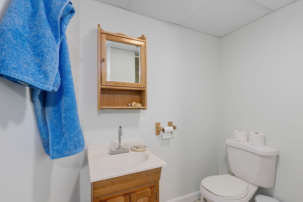 Watertown, Massachusetts 02472, United States, 5 Bedrooms Bedrooms, ,3 BathroomsBathrooms,Residential,Pending,105592