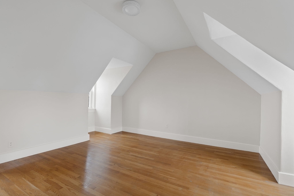 Watertown, Massachusetts 02472, United States, 5 Bedrooms Bedrooms, ,3 BathroomsBathrooms,Residential,Pending,105592