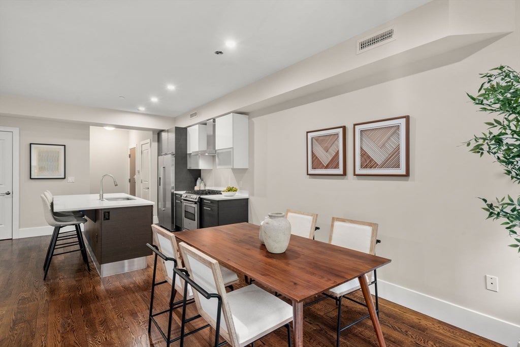 10 St George Street 103
