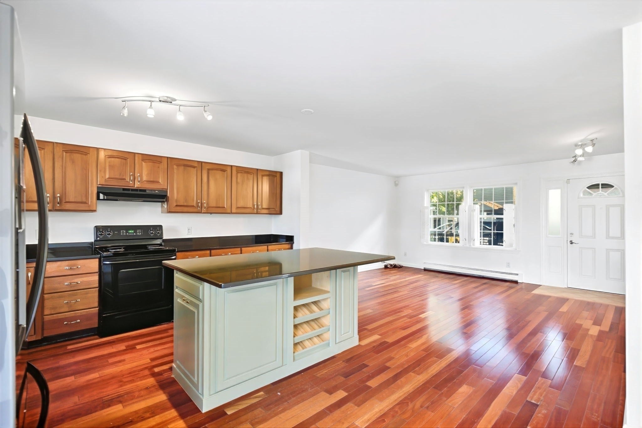 174 Everett St, Boston, MA, 174 Everett St, Boston, MA Photo #7
