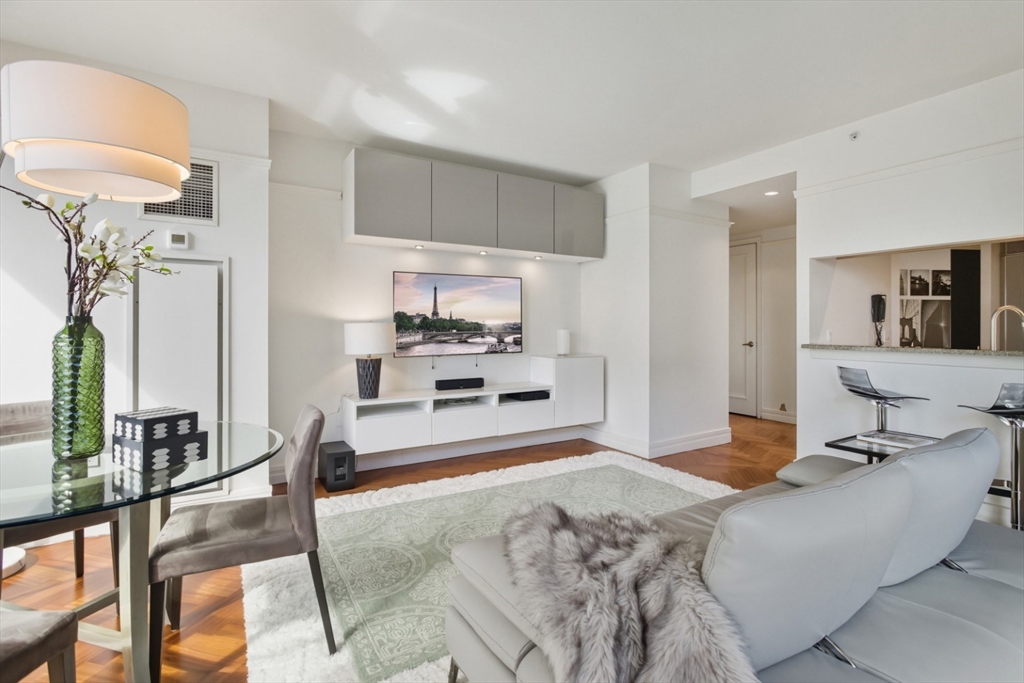 1 Avery St 15D