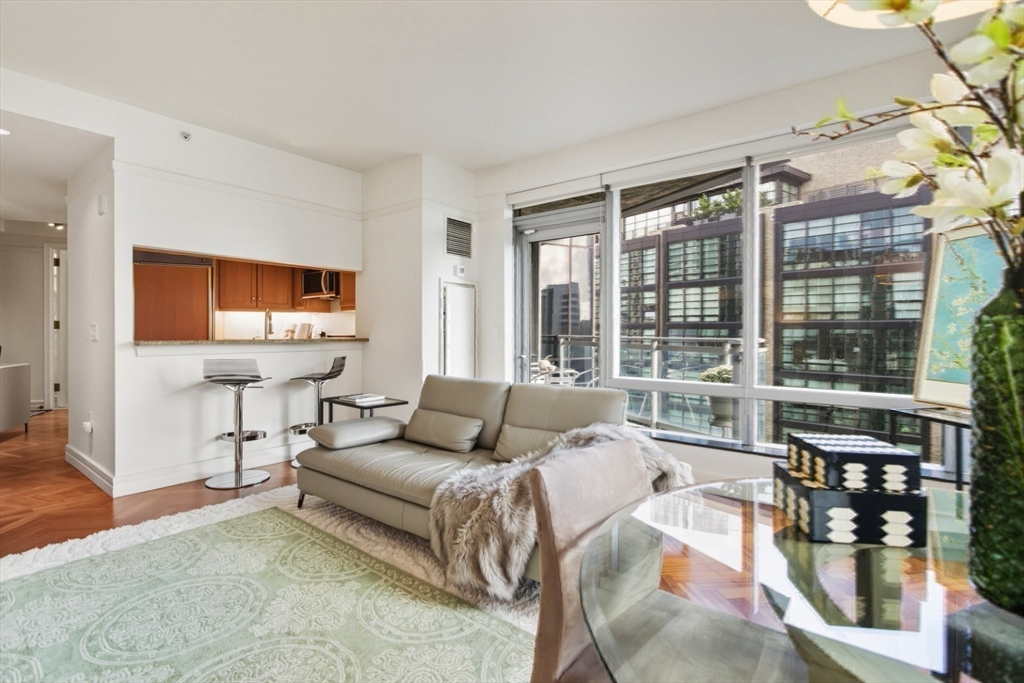 1 Avery St 15D