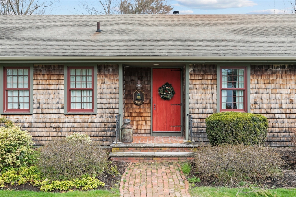 1 Pine Ln