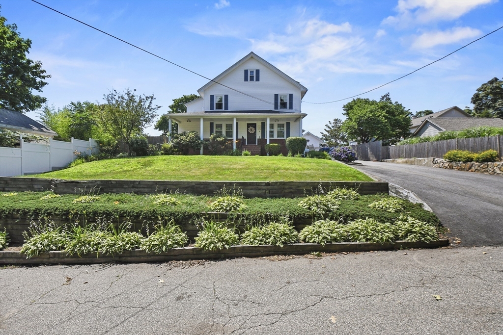9 Aspinwall Avenue
