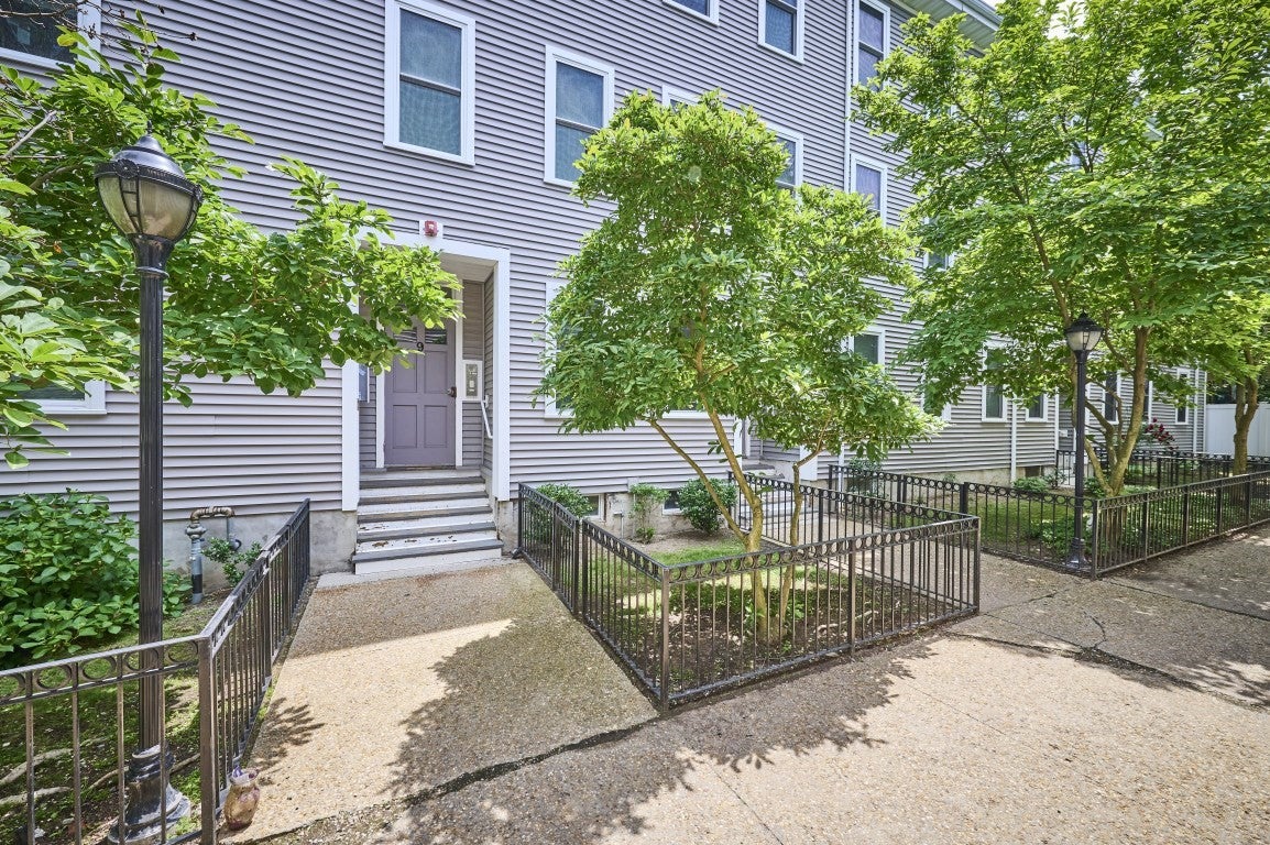 9 Mullins Ct