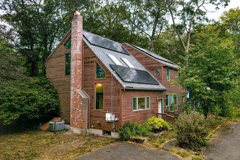 25 Fuller Ave Lancaster MA 01523
