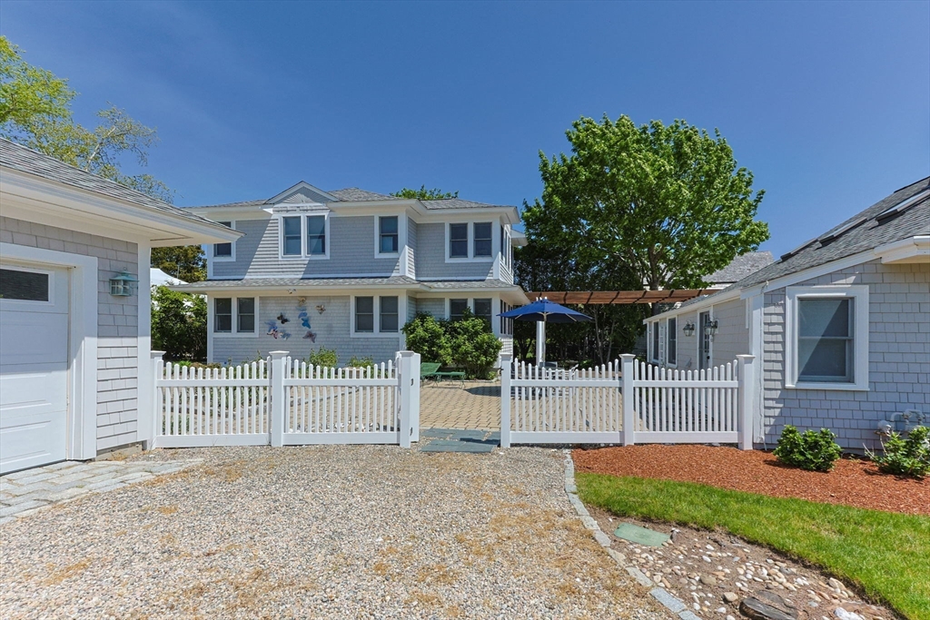 88 Bridge St