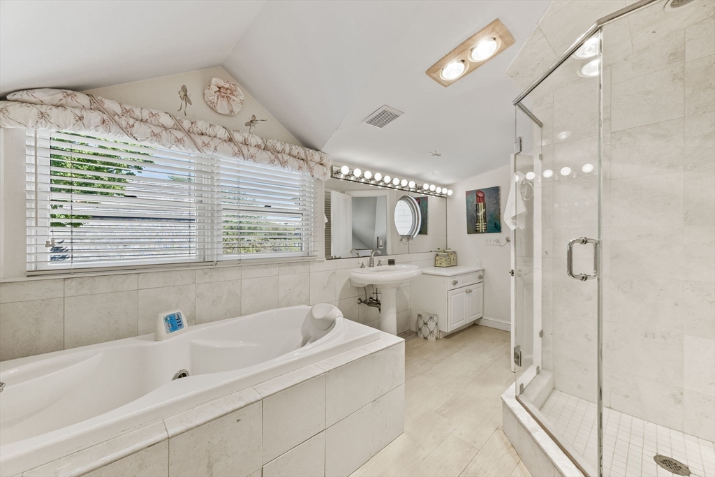 Barnstable, Massachusetts 02655, United States, 4 Bedrooms Bedrooms, ,4 BathroomsBathrooms,Residential,Pending,133979