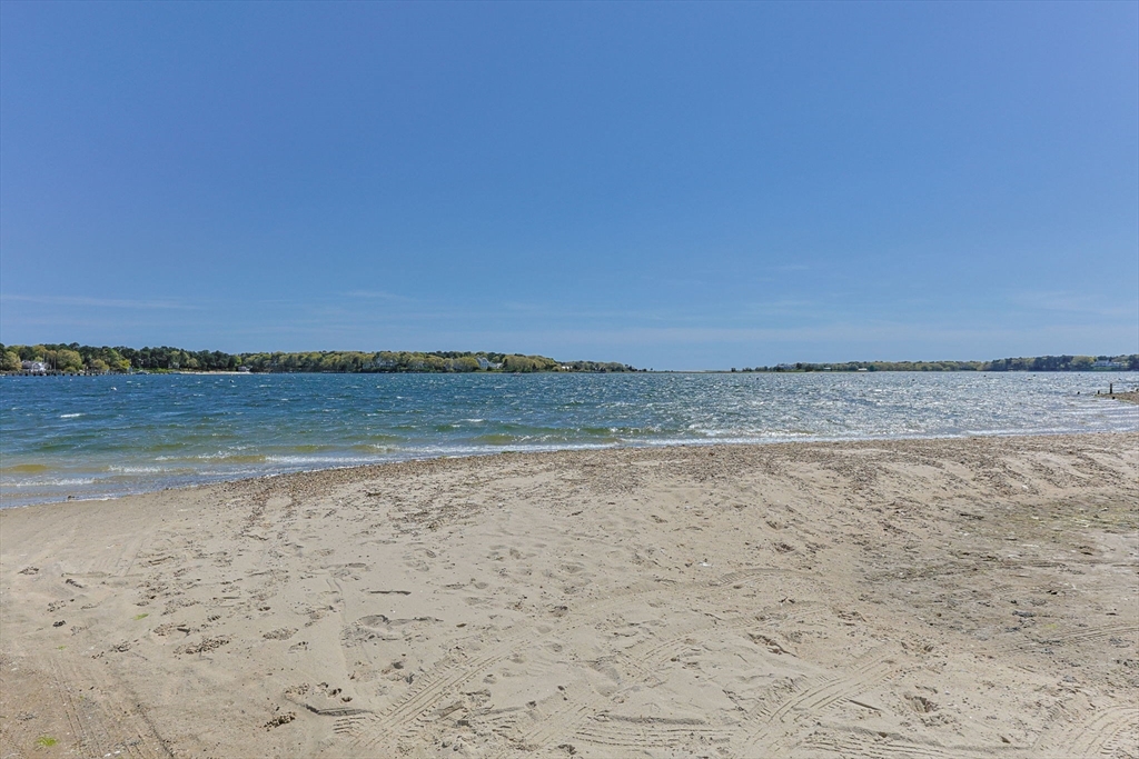 Barnstable, Massachusetts 02655, United States, 4 Bedrooms Bedrooms, ,4 BathroomsBathrooms,Residential,Pending,133979