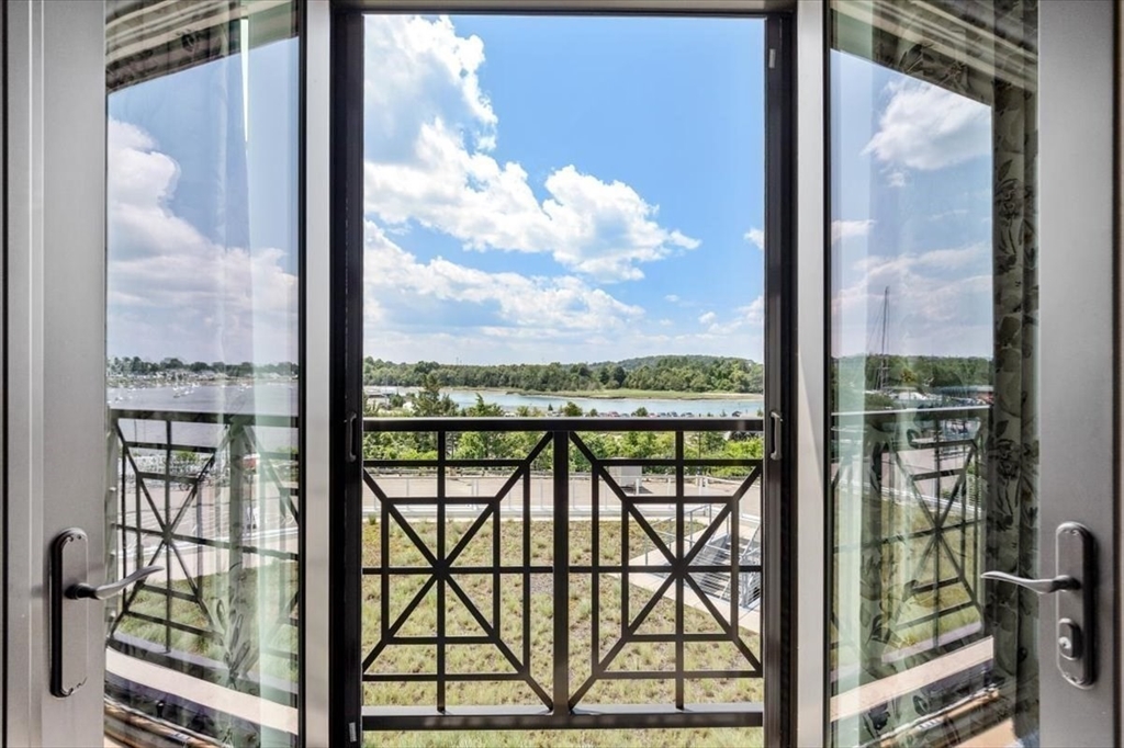 10 Shipyard Drive 312