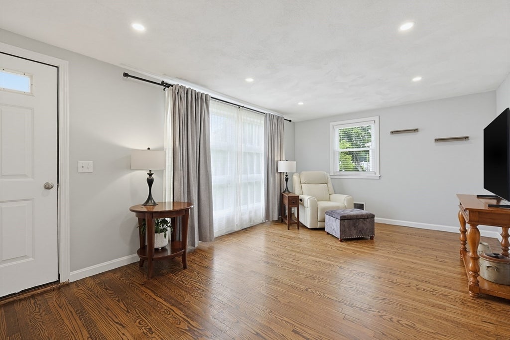 54 Crescent Ave.