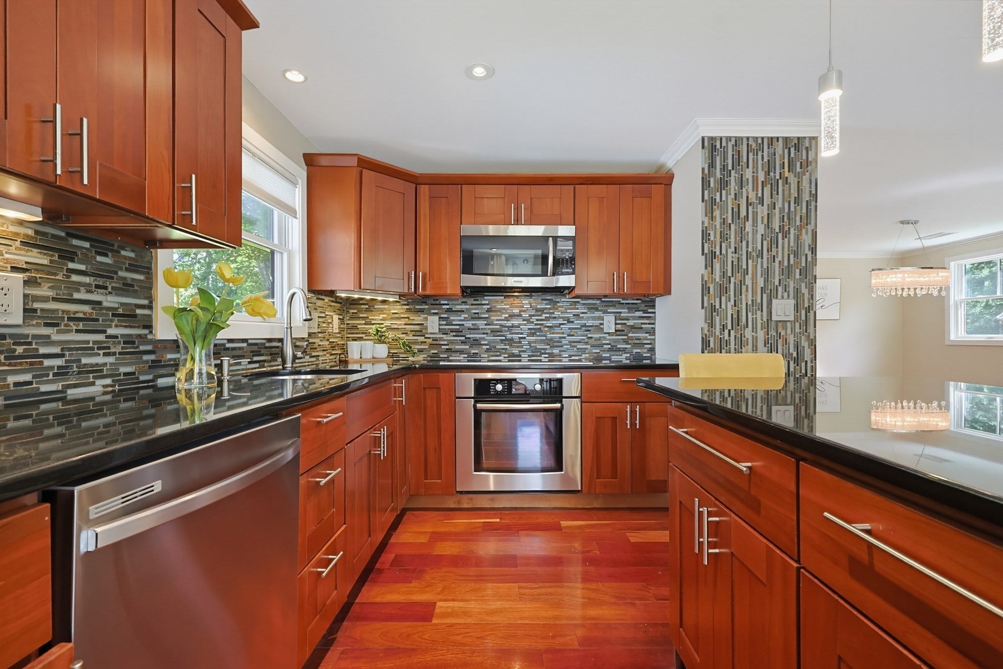 8 Woodland Pkwy, Randolph, MA, 8 Woodland Pkwy, Randolph, MA Photo #4