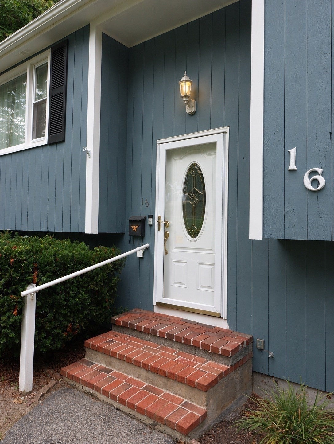16 Andrew Avenue