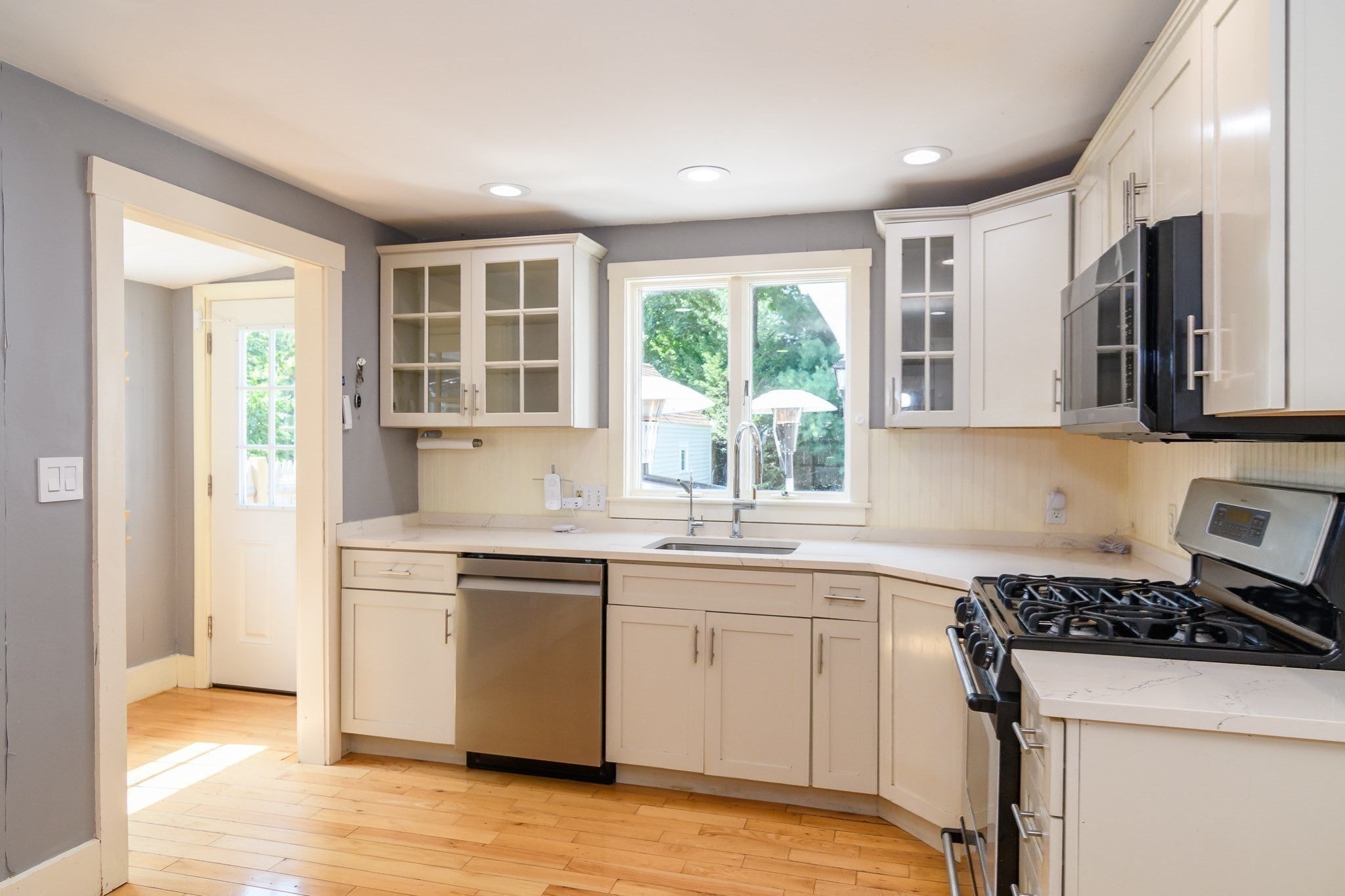 29 Cottage Street, Wellesley, MA Photo #10