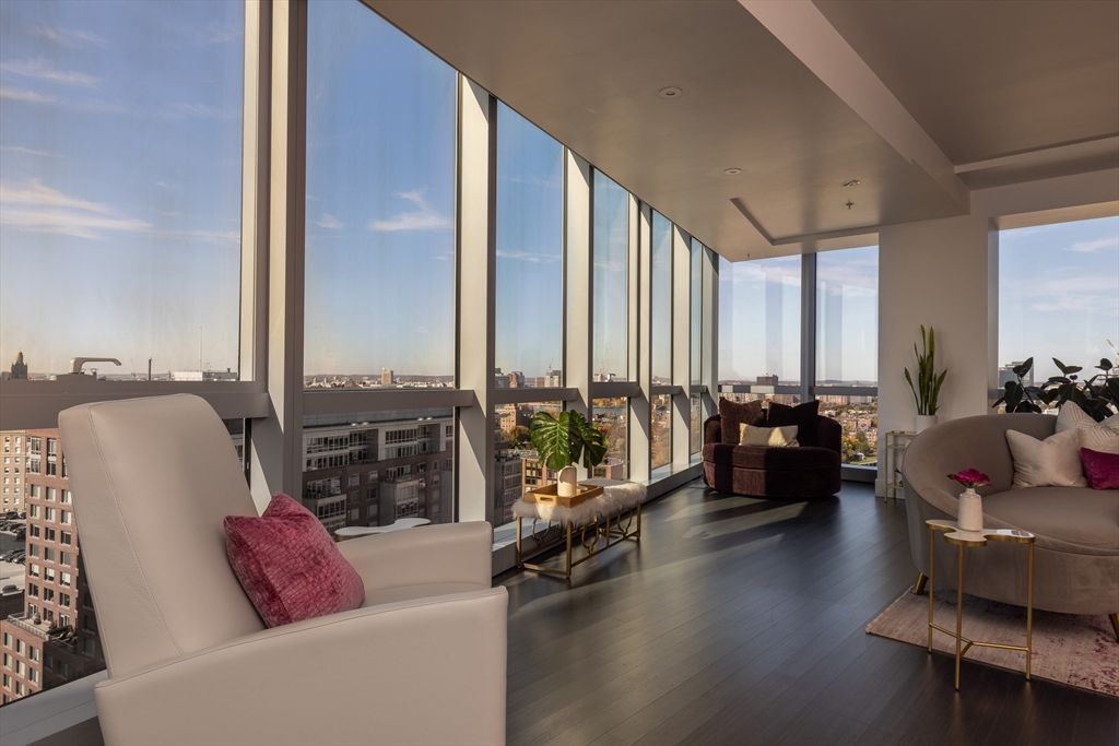 110 Stuart St 21B