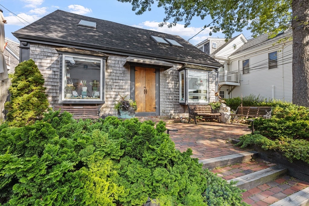 182 Commercial St 2