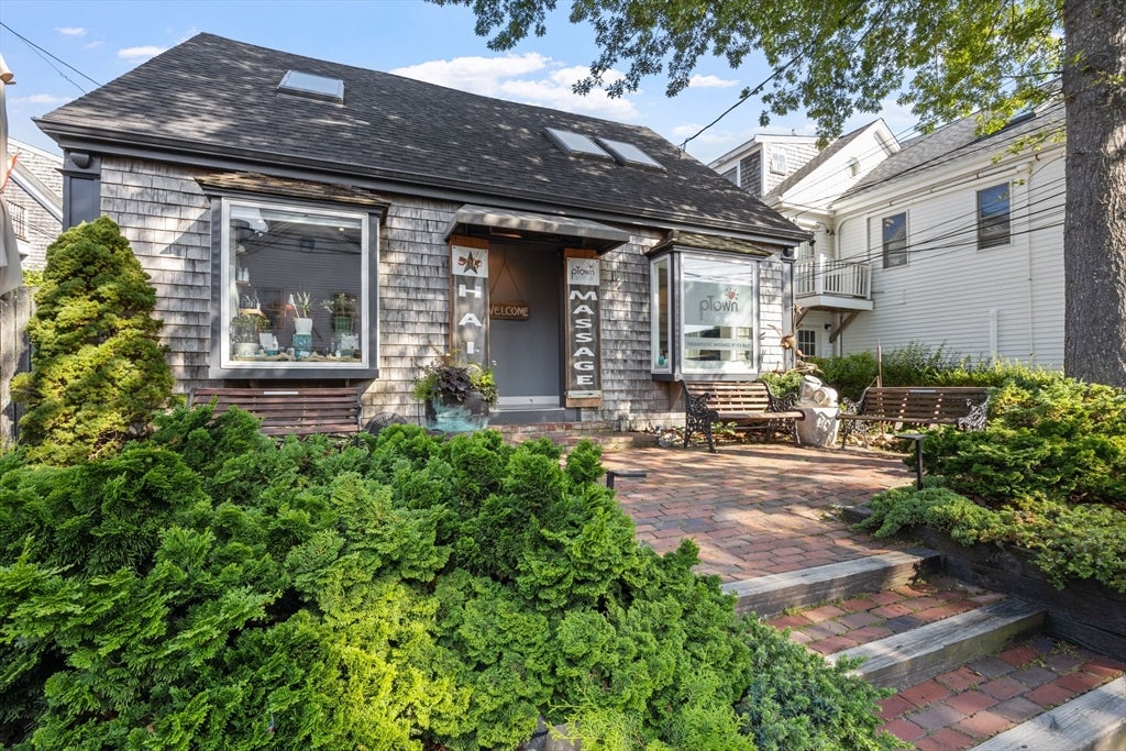 182 Commercial St 2