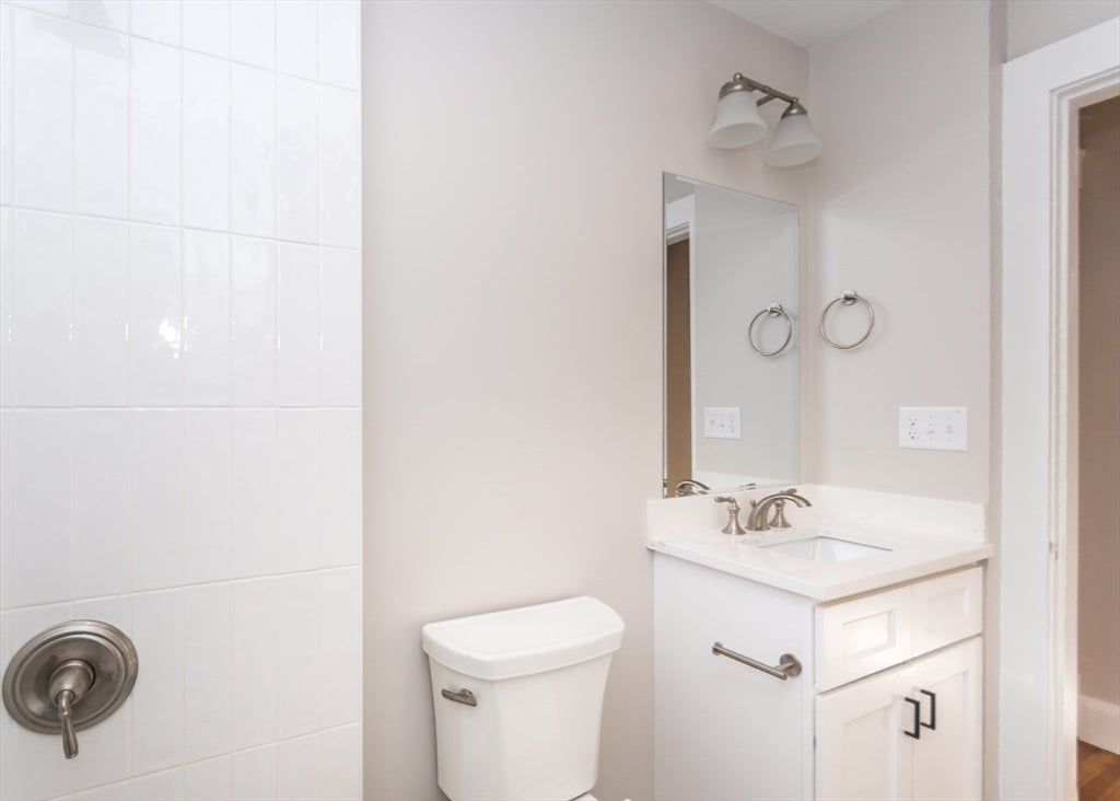 76 Barbara Road #1, Waltham, MA Photo #6