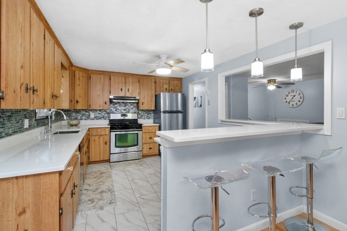 30 Lantern Ln