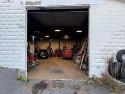477 Hartford Ave W