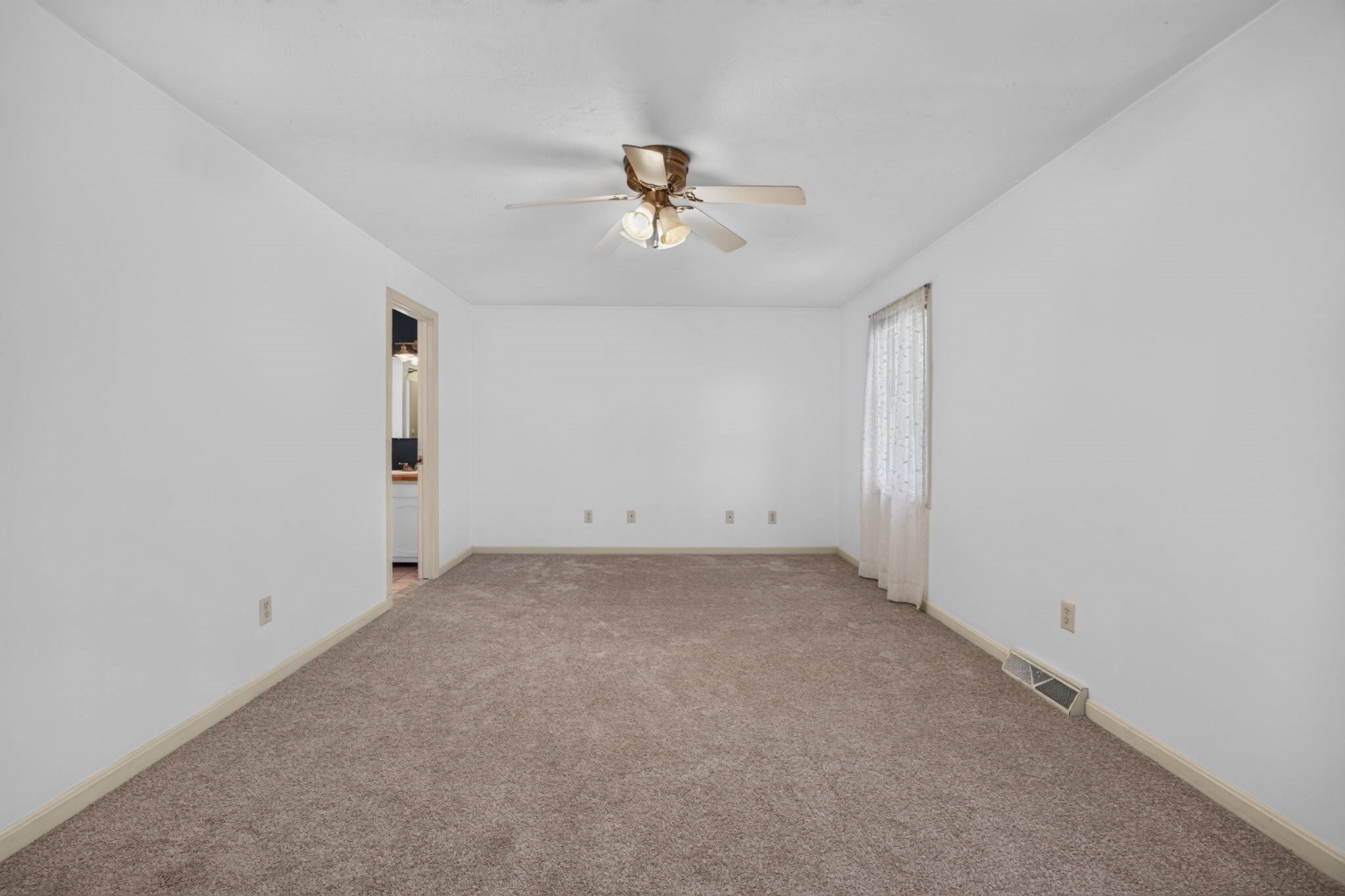 126 Orton Street Ext, Worcester, MA Photo #16