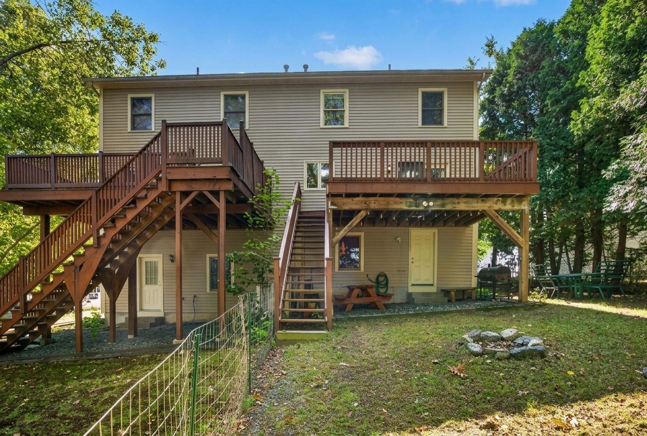 126 Orton Street Ext, Worcester, MA Photo #31