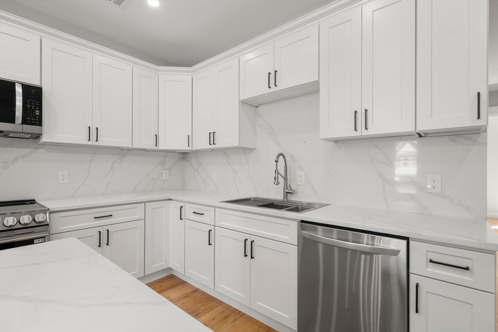 60 Stanley Street 303