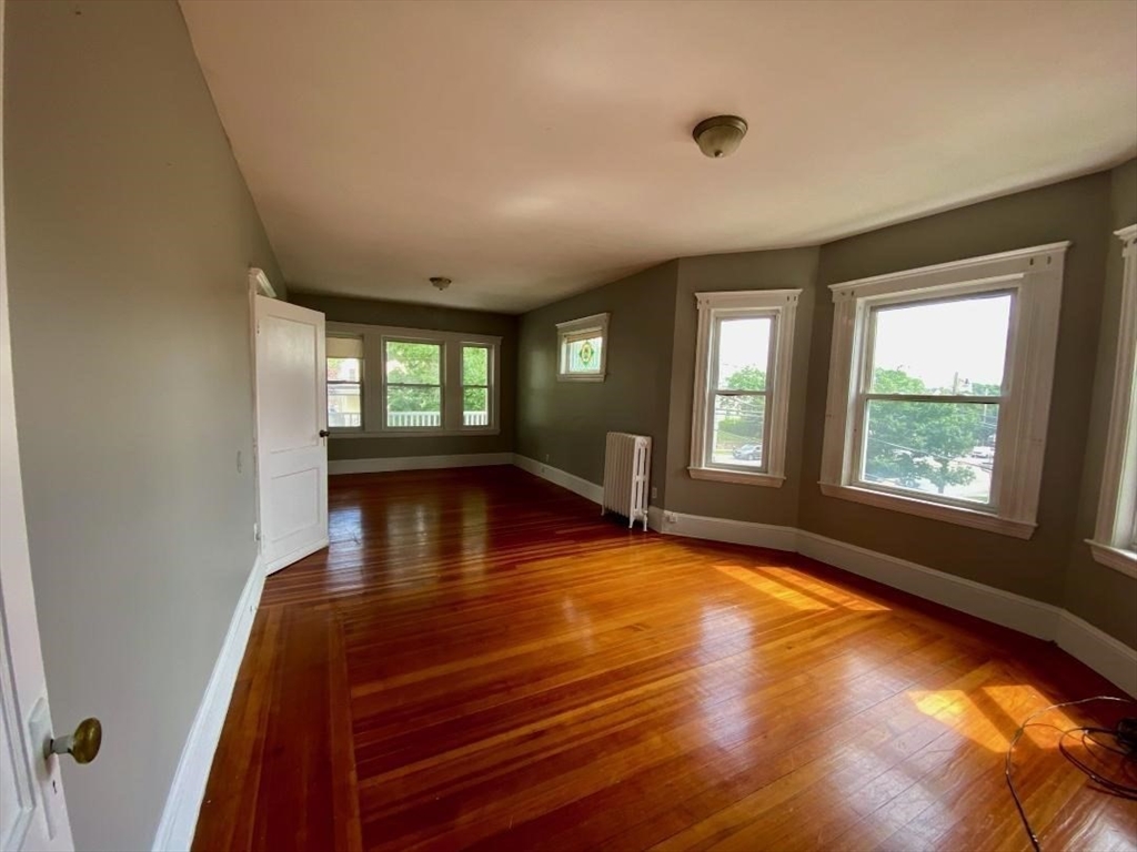 4995 Washington St 2