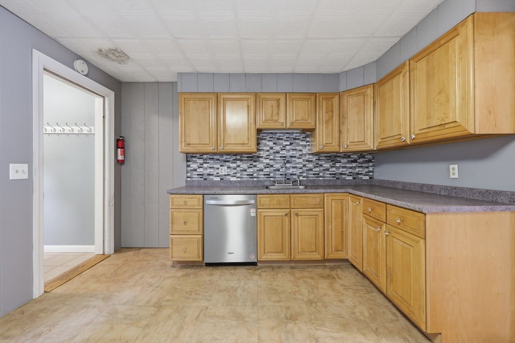 80 Francis Street, Worcester, MA, 80 Francis Street, Worcester, MA Photo #8