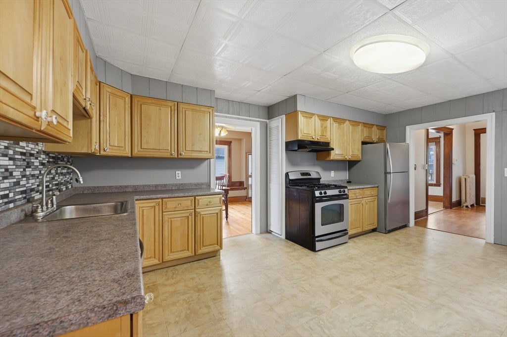 80 Francis Street, Worcester, MA, 80 Francis Street, Worcester, MA Photo #4