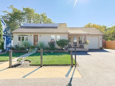 66 Boutelle St Leominster MA 01453