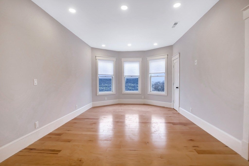 9 Woodward Park St #1, Boston, MA Photo #5