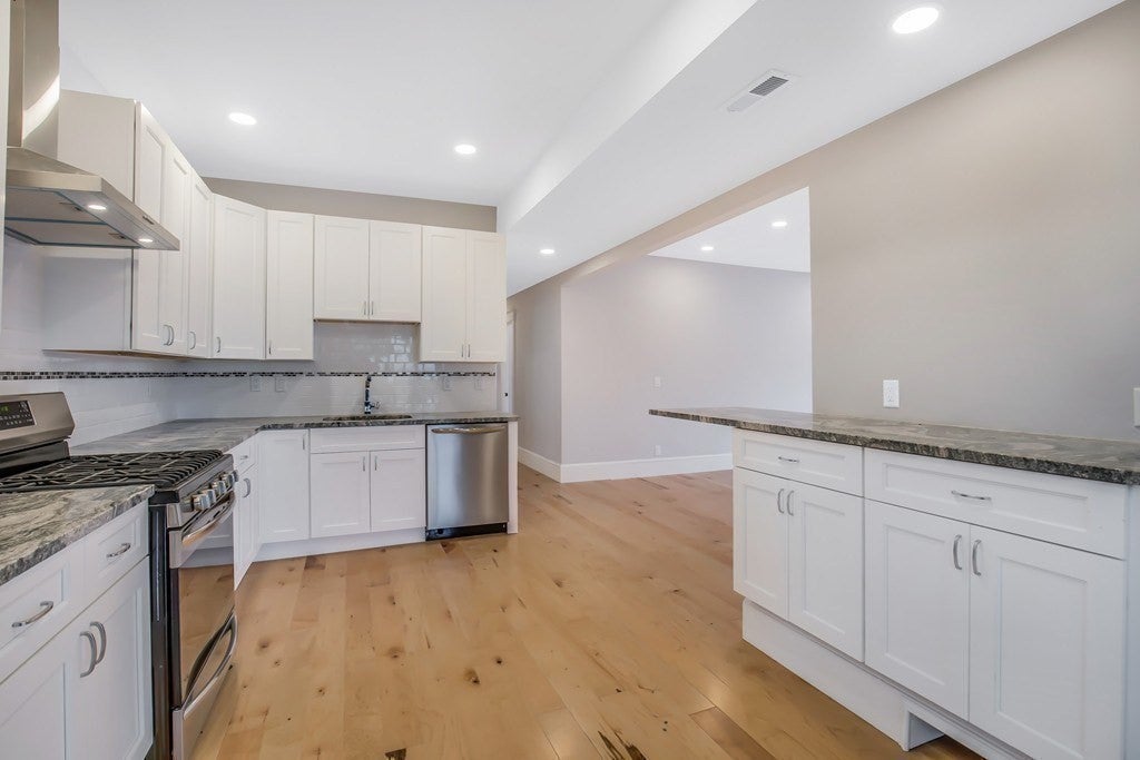 9 Woodward Park St #1, Boston, MA Photo #4