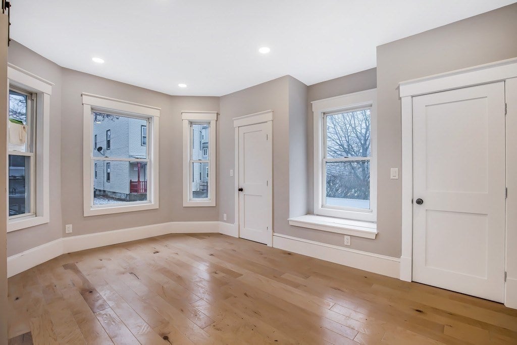 9 Woodward Park St #1, Boston, MA Photo #17