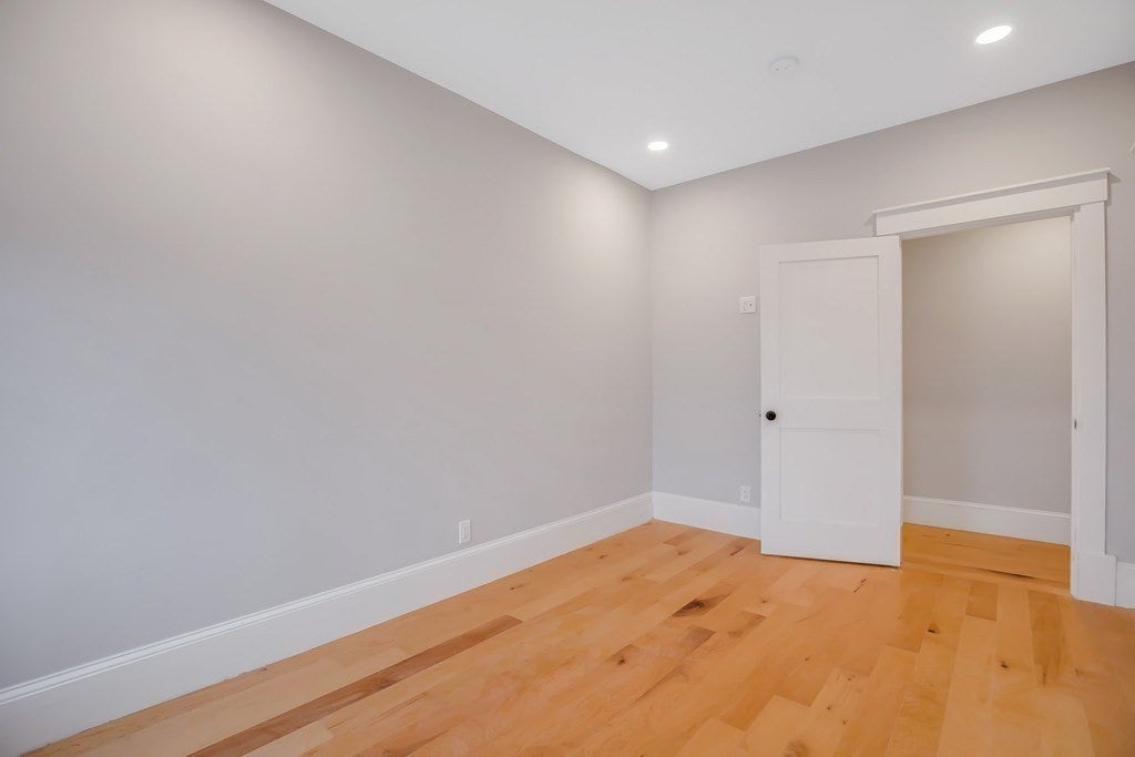 9 Woodward Park St #1, Boston, MA Photo #12