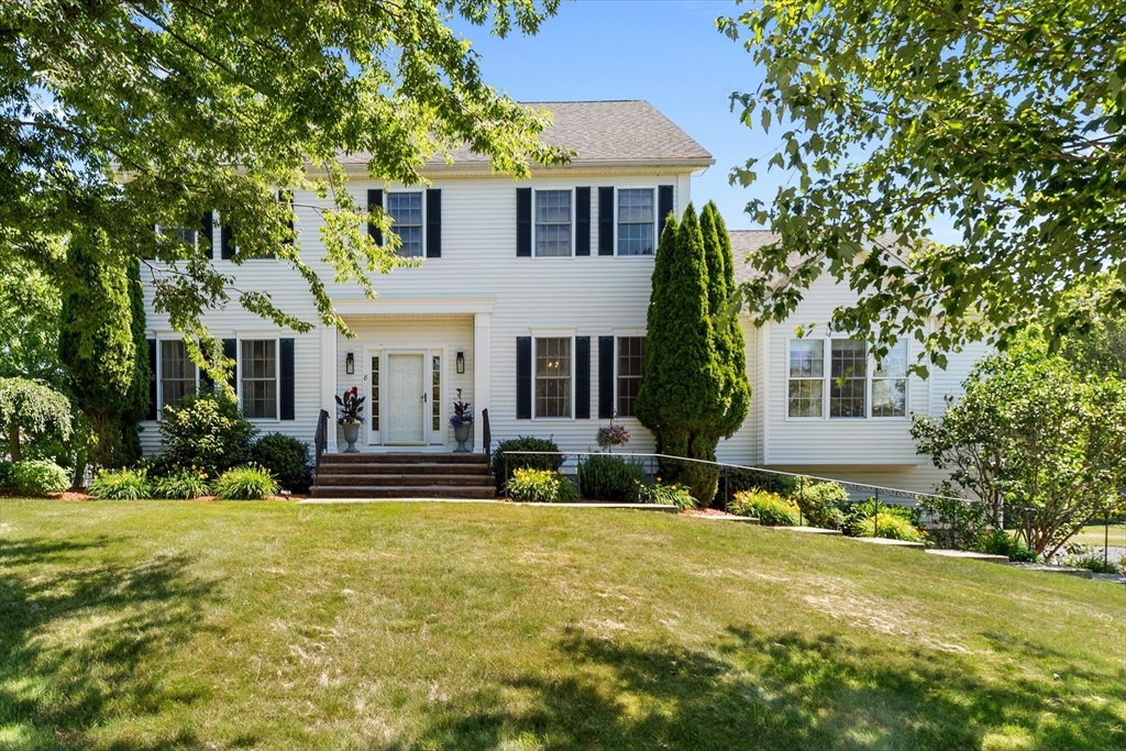 8 Mill River Ln