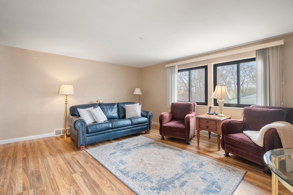 7 Lantern Ln 7