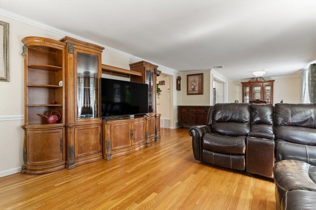 560 Worcester St, Wellesley, MA, 560 Worcester St, Wellesley, MA Photo #7