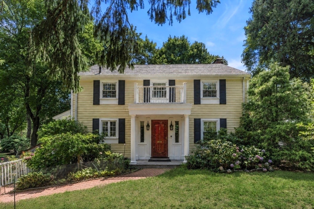 Photo of 560 Worcester St, Wellesley, MA