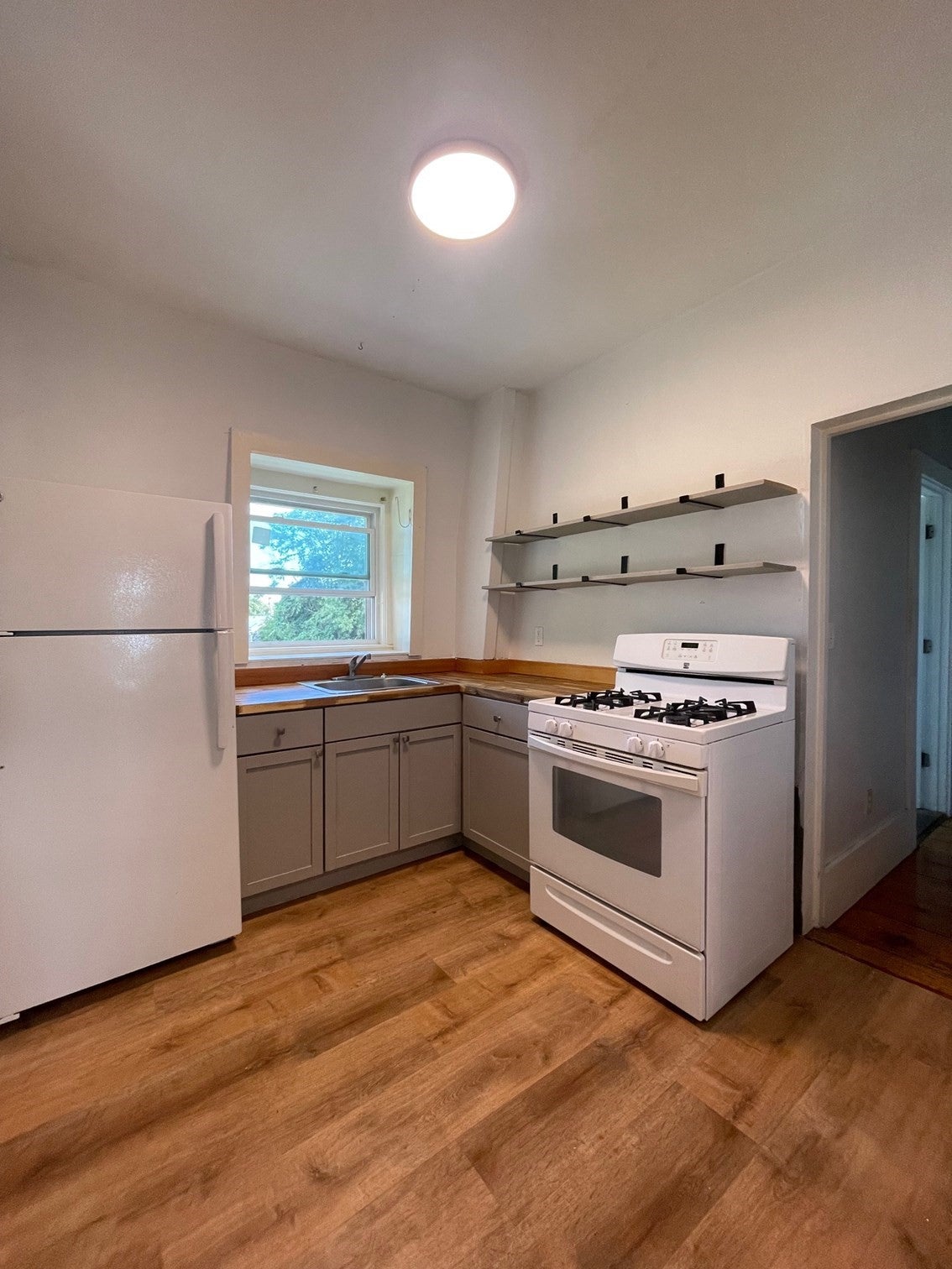 290 Lincoln St 1