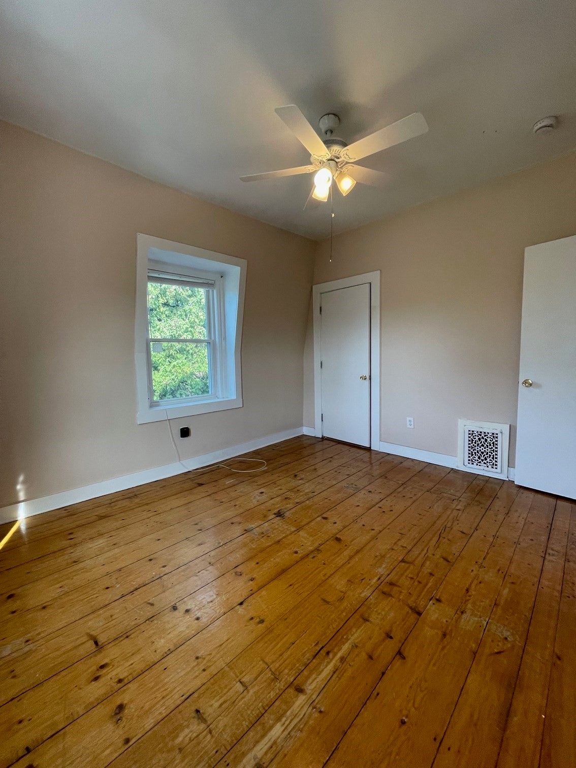 290 Lincoln St 1