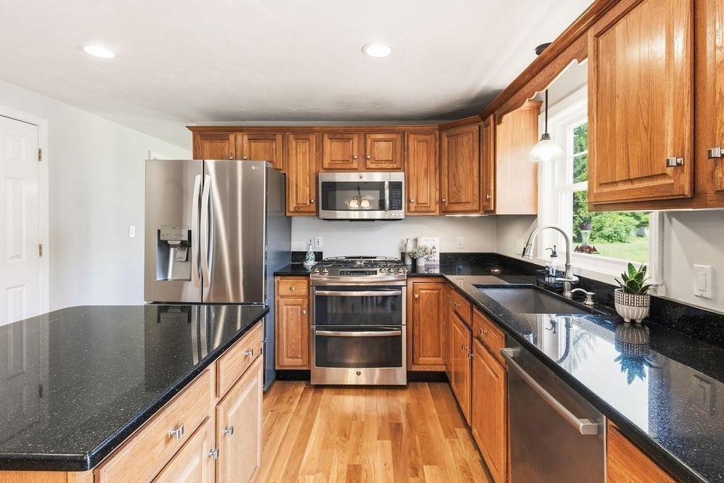 264 Bay Rd, Easton, MA Photo #17