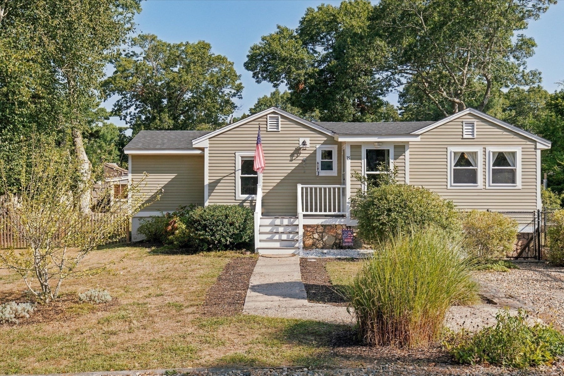 Photo of 15 Summer St, Wareham, MA