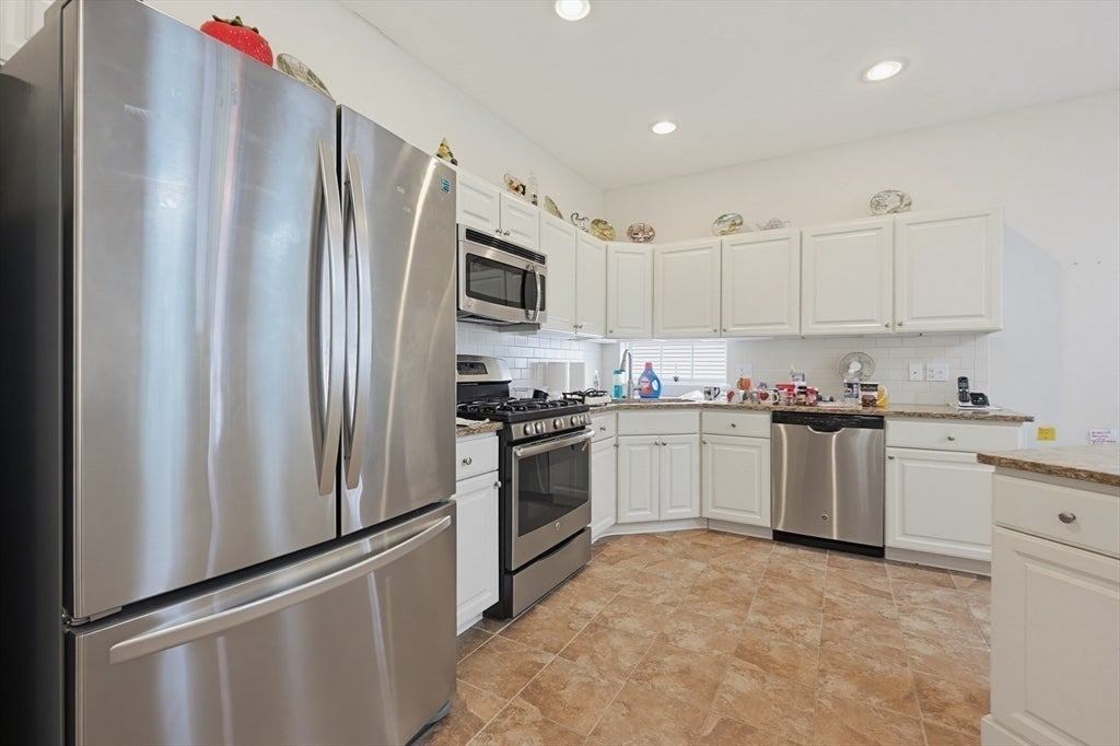 109 Old Field Road 109